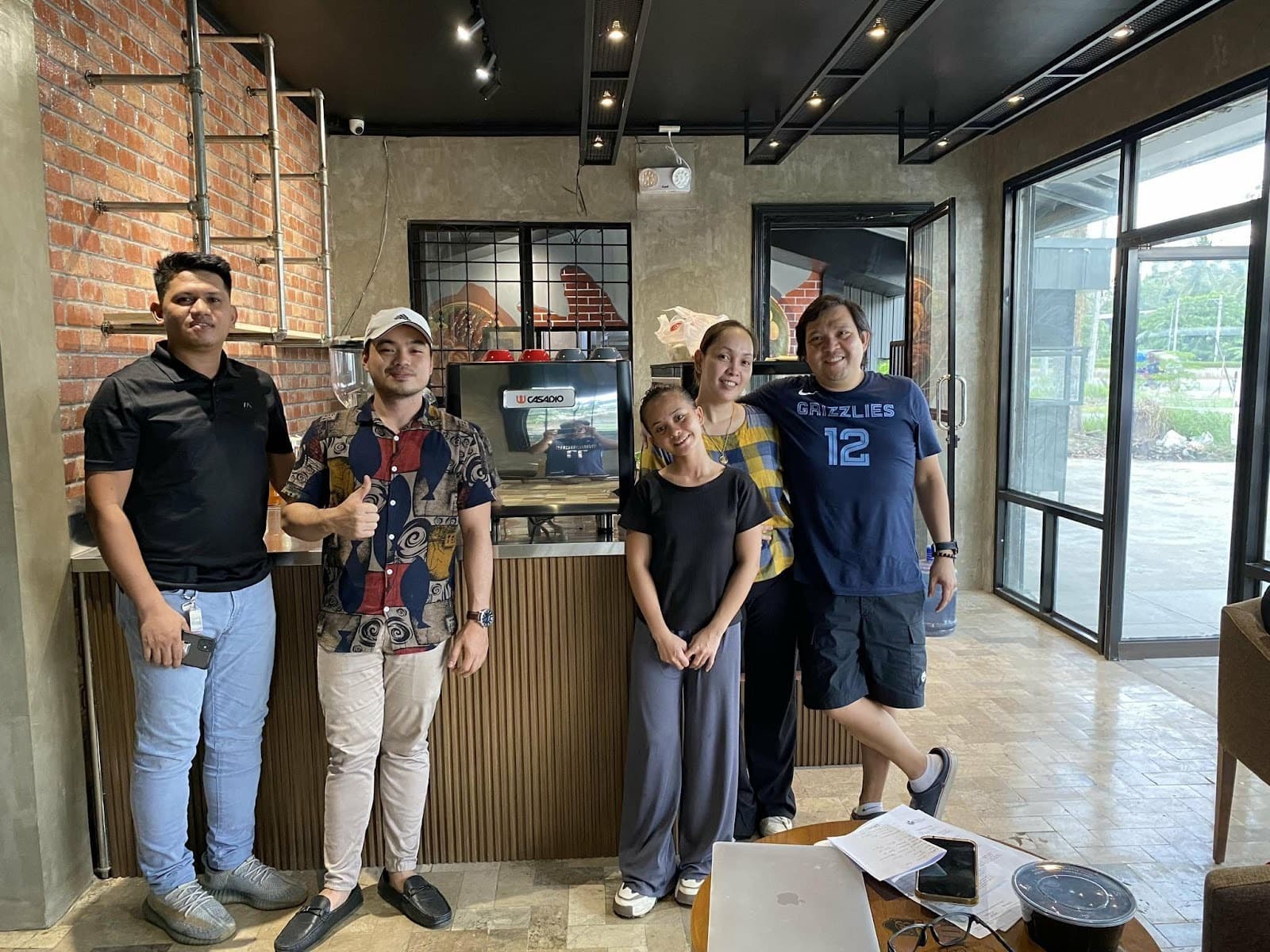 Amelings Seafood & Grill / Maxyse Cafe